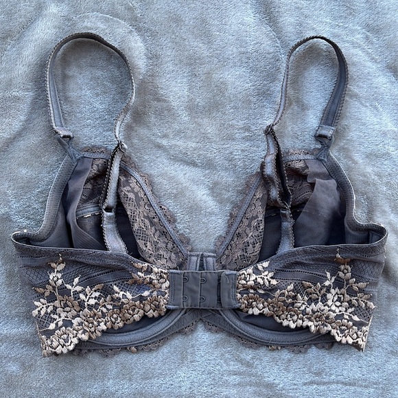 Wacoal Embrace Lace Underwire Bra 65191, Size 34DD - Picture 7 of 14